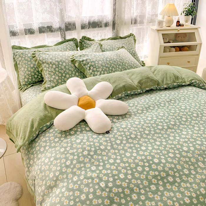 91家纺网 家纺一手货源 找家纺 金爱家 2021新款250克牛奶绒四件套 小雏菊绿