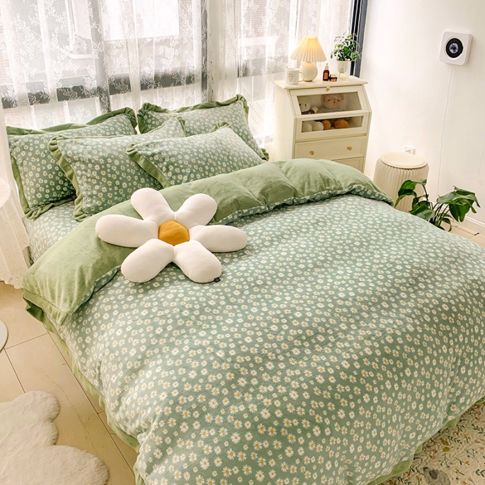 91家纺网 家纺一手货源 找家纺 金爱家 2021新款250克牛奶绒四件套 小雏菊绿