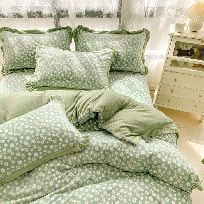 91家纺网 家纺一手货源 找家纺 金爱家 2021新款250克牛奶绒四件套 小雏菊绿