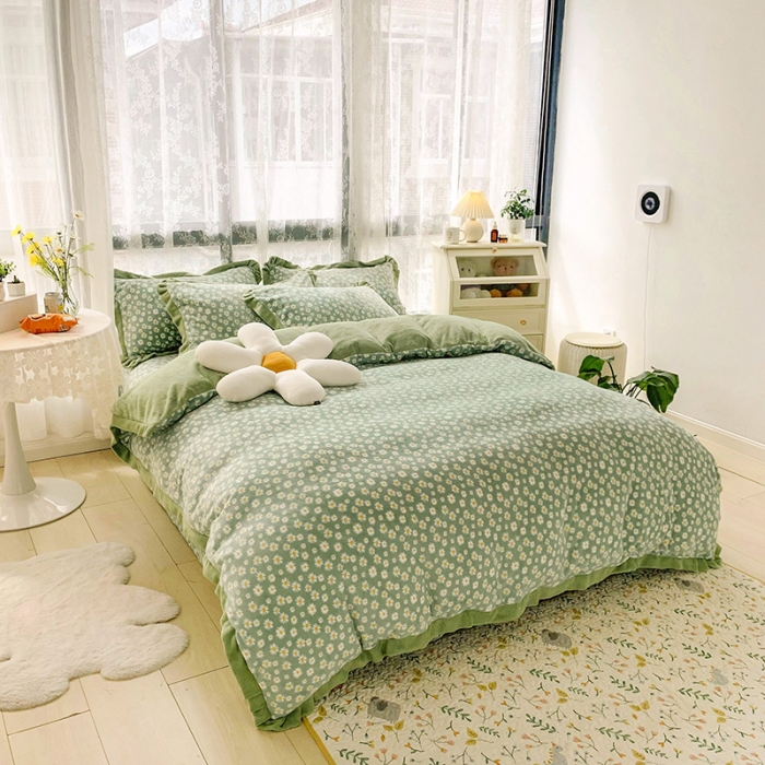 91家纺网 家纺一手货源 找家纺 金爱家 2021新款250克牛奶绒四件套 小雏菊绿