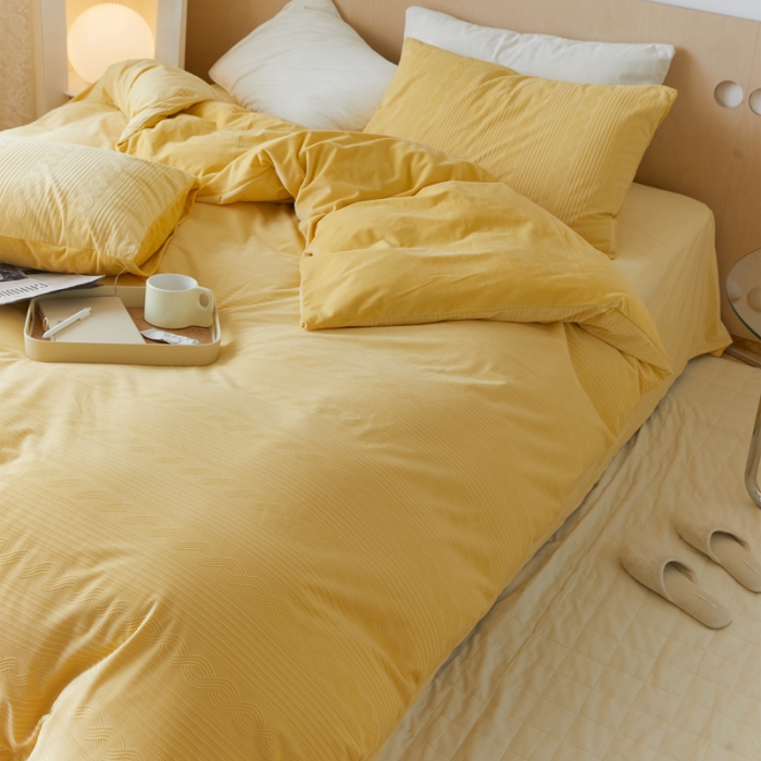 91家纺网 家纺一手货源 找家纺 梦享生活家居 2021新款麻花丽丝绒四件套 麻花奶黄