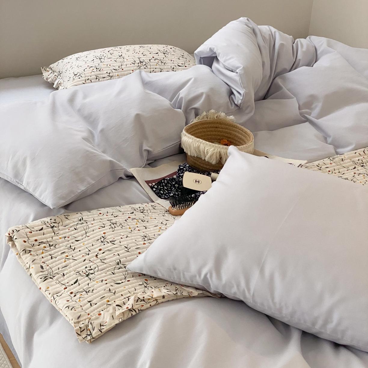 91家纺网 家纺一手货源 找家纺 梦享生活家居 2021新款水洗棉双拼四件套 ins浅蓝