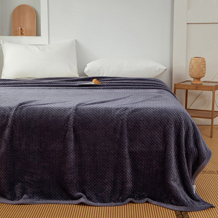 91家纺网 家纺一手货源 找家纺 （总）曼维尔2021新款330g同色水晶绒包边毛毯午睡双面毯