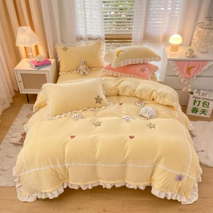 91家纺网 家纺一手货源 找家纺 安哆啦2021新款230g毛巾绣牛奶绒花边四件套萌萌兔奶油黄