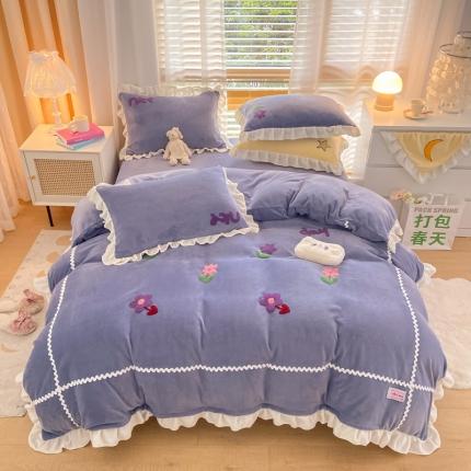 91家纺网 家纺一手货源 找家纺 安哆啦2021新款230g毛巾绣牛奶绒花边四件套小花花黛紫色