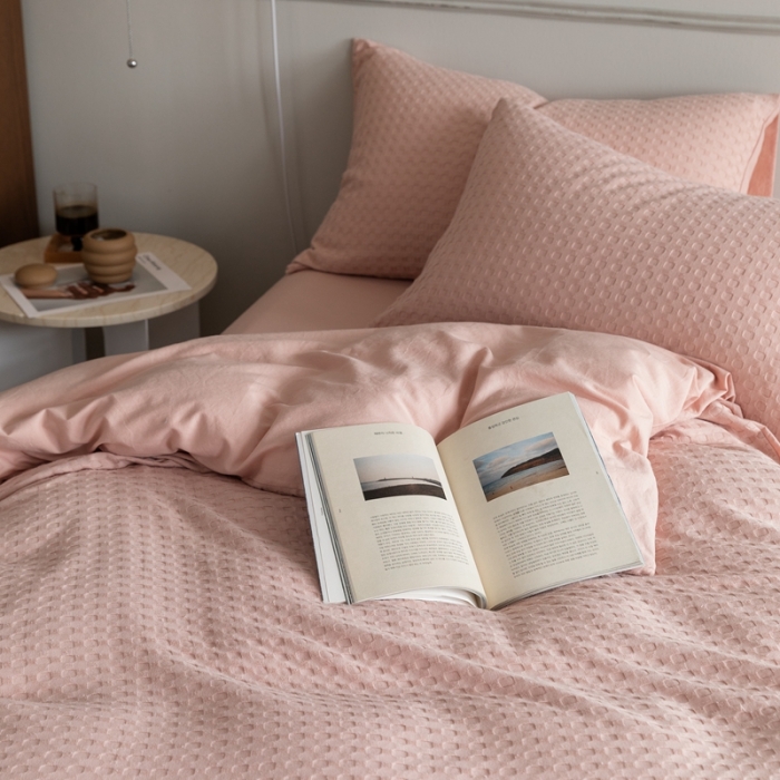 91家纺网 家纺一手货源 找家纺 梦享生活 2021新款华夫格水洗棉四件套 淡绯