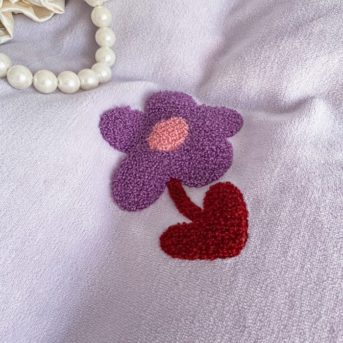 91家纺网 家纺一手货源 找家纺 安哆啦2021新款230g毛巾绣牛奶绒花边四件套小花花丁香紫