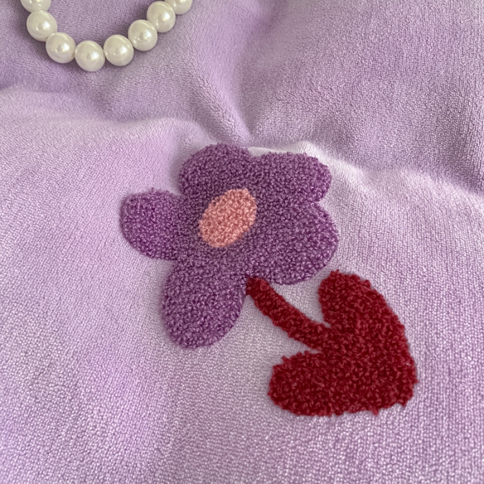 91家纺网 家纺一手货源 找家纺 安哆啦2021新款230g毛巾绣牛奶绒花边四件套小花花香芋紫