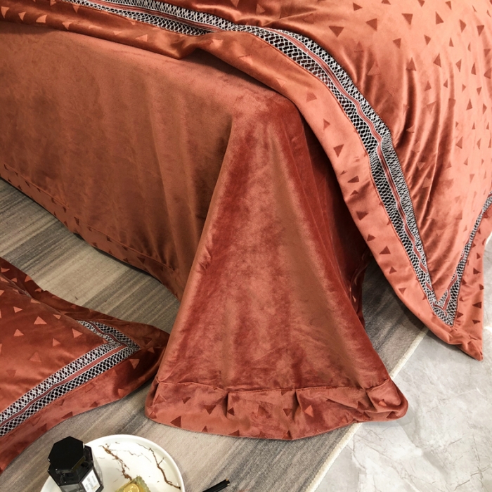 91家纺网 家纺一手货源 找家纺 榻尚家居 2021新款爱丽丝纯色浮雕婴肤绒四件套 爱丽丝-焦糖