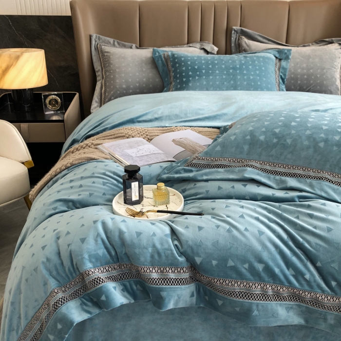 91家纺网 家纺一手货源 找家纺 榻尚家居 2021新款爱丽丝纯色浮雕婴肤绒四件套 爱丽丝-绿