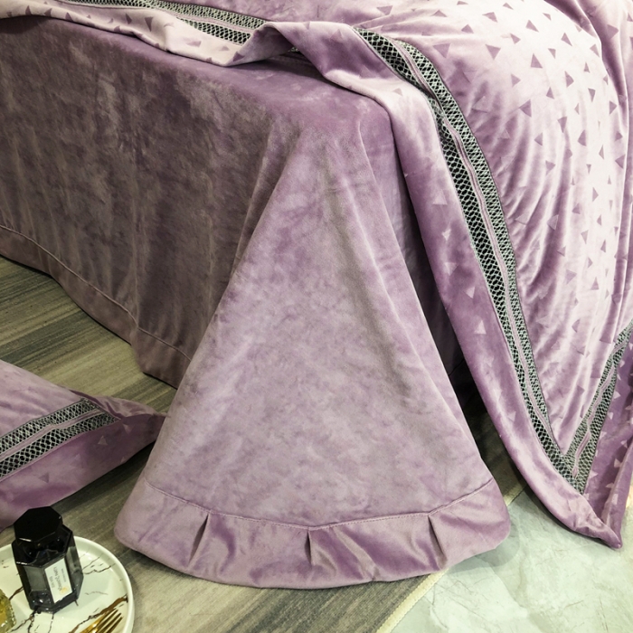 91家纺网 家纺一手货源 找家纺 榻尚家居 2021新款爱丽丝纯色浮雕婴肤绒四件套 爱丽丝-紫