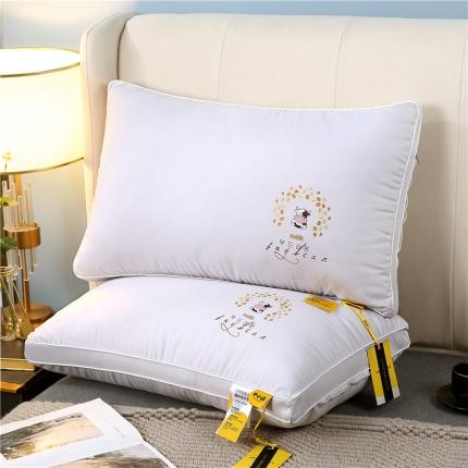 91家纺网 家纺一手货源 找家纺 梦叶草 2021新款牛小白大豆纤维枕芯 灰色