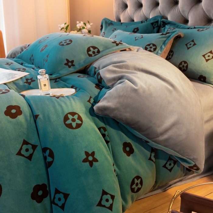 91家纺网 家纺一手货源 找家纺 上尚居 2022新款加厚保暖牛奶绒四件套 时尚经典绿