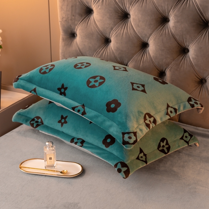 91家纺网 家纺一手货源 找家纺 上尚居 2022新款加厚保暖牛奶绒四件套 时尚经典绿