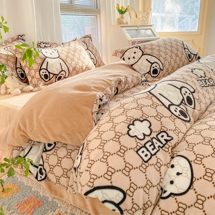 91家纺网 家纺一手货源 找家纺 上尚居 2022新款加厚保暖牛奶绒四件套 熊熊乐园咖