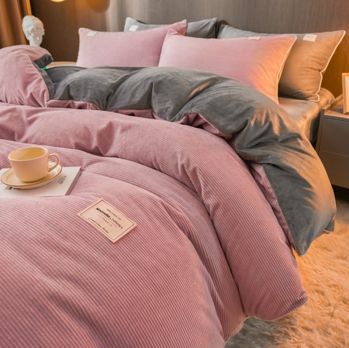 91家纺网 家纺一手货源 找家纺 秀色婴儿绒四件套冬季牛奶绒加绒双面绒被套丝诺轻奢藕粉色金属灰