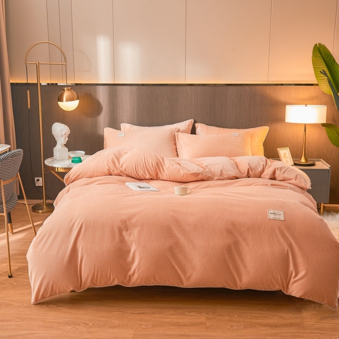 91家纺网 家纺一手货源 找家纺 秀色婴儿绒四件套冬季牛奶绒加绒双面绒被套丝诺四件套轻奢浅驼色