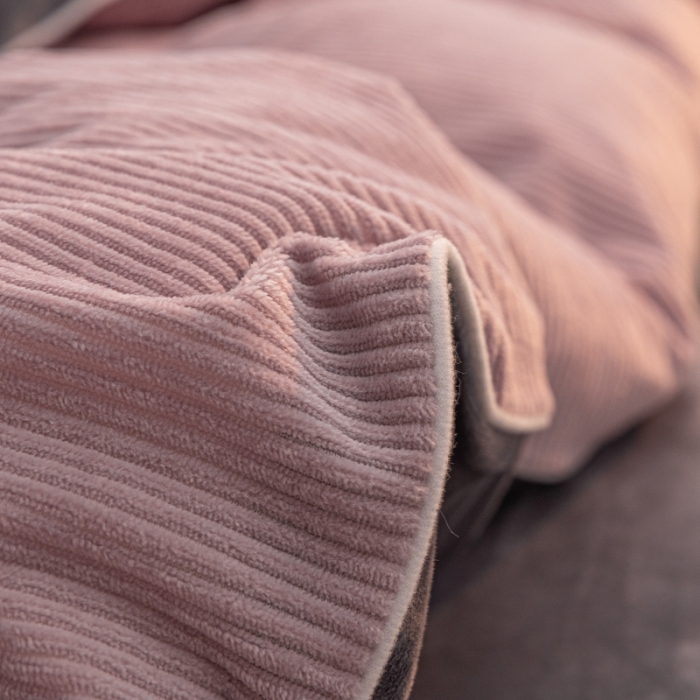 91家纺网 家纺一手货源 找家纺 秀色婴儿绒四件套冬季牛奶绒加绒双面绒被套丝诺 藕粉色+金属灰