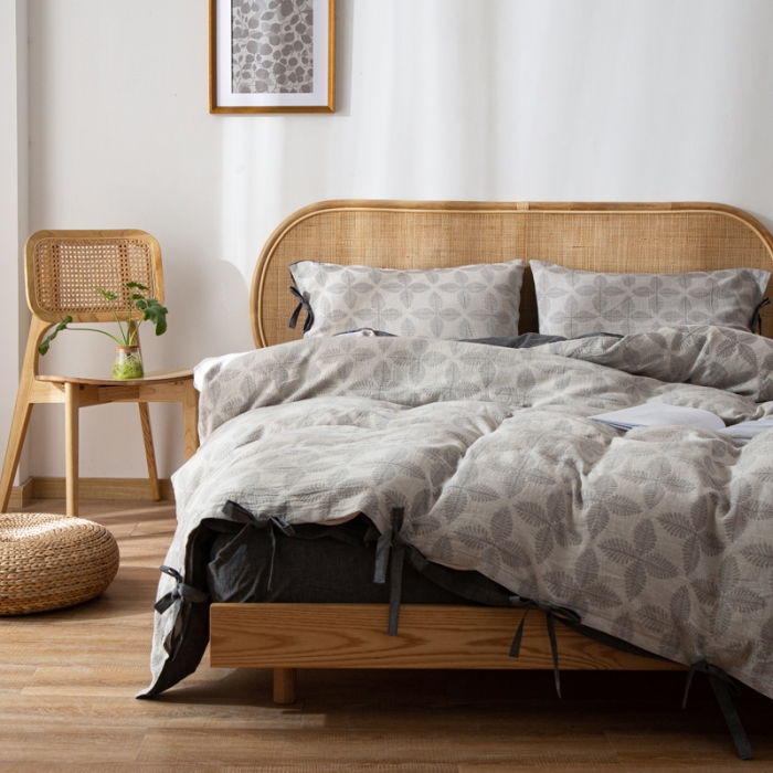 91家纺网 家纺一手货源 找家纺 安莱生活双层纱四叶草色织大提花蝴蝶结工艺款四件套 黑灰幸运草