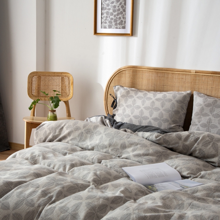 91家纺网 家纺一手货源 找家纺 安莱生活双层纱四叶草色织大提花蝴蝶结工艺款四件套 黑灰幸运草