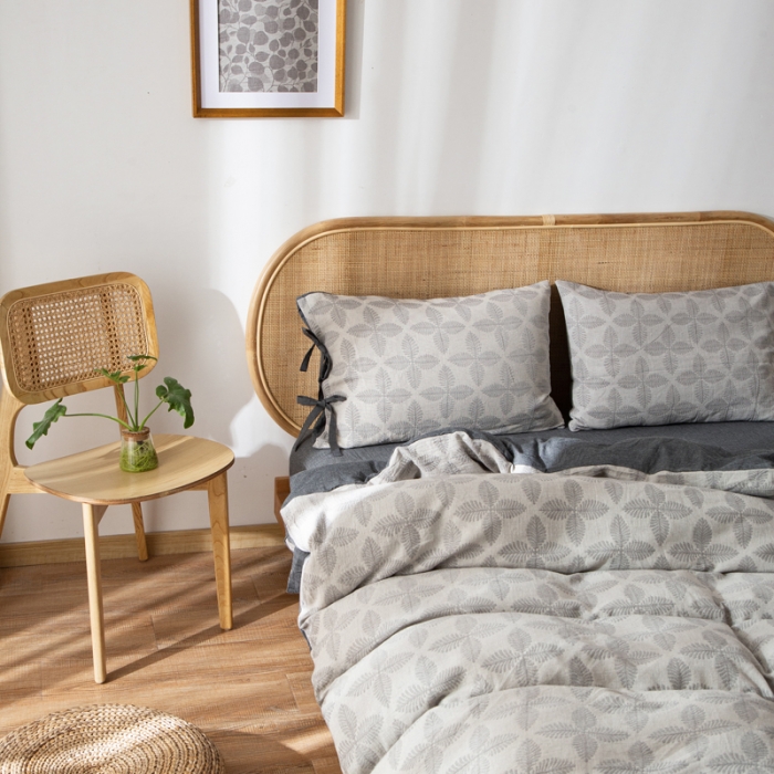 91家纺网 家纺一手货源 找家纺 安莱生活双层纱四叶草色织大提花蝴蝶结工艺款四件套 黑灰幸运草