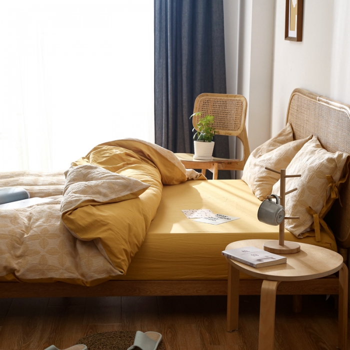 91家纺网 家纺一手货源 找家纺 安莱生活双层纱四叶草色织大提花蝴蝶结工艺款四件套纱姜黄幸运草