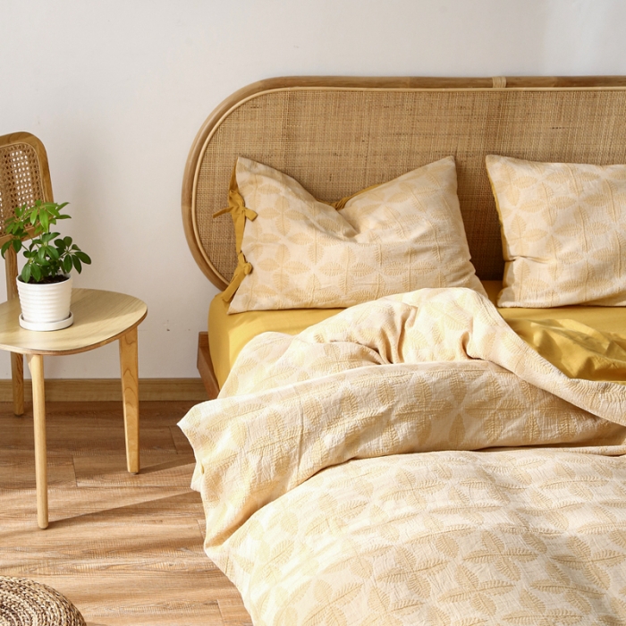 91家纺网 家纺一手货源 找家纺 安莱生活双层纱四叶草色织大提花蝴蝶结工艺款四件套纱姜黄幸运草