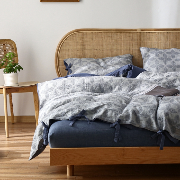 91家纺网 家纺一手货源 找家纺 安莱生活双层纱四叶草色织大提花蝴蝶结工艺款四件套 深蓝幸运草