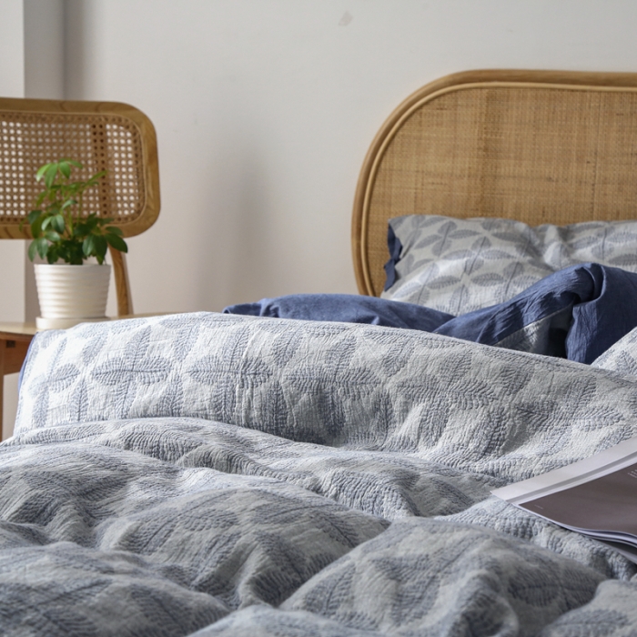 91家纺网 家纺一手货源 找家纺 安莱生活双层纱四叶草色织大提花蝴蝶结工艺款四件套 深蓝幸运草