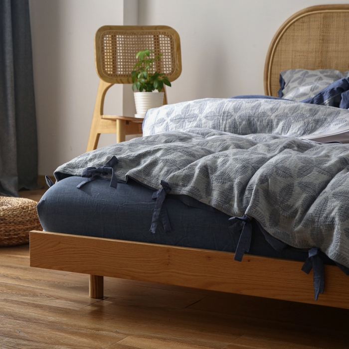 91家纺网 家纺一手货源 找家纺 安莱生活双层纱四叶草色织大提花蝴蝶结工艺款四件套 深蓝幸运草