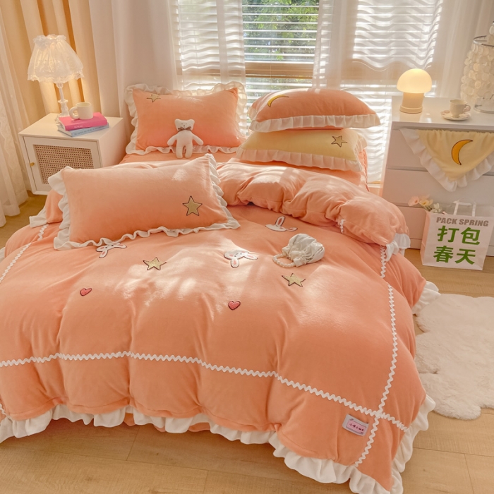 91家纺网 家纺一手货源 找家纺 金爱家2021新款230克毛巾绣牛奶绒花边四件套 萌萌兔-太阳橙