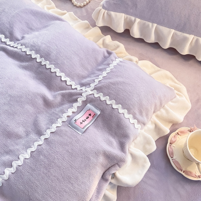 91家纺网 家纺一手货源 找家纺 金爱家2021新款230克毛巾绣牛奶绒花边四件套 小花花-丁香紫