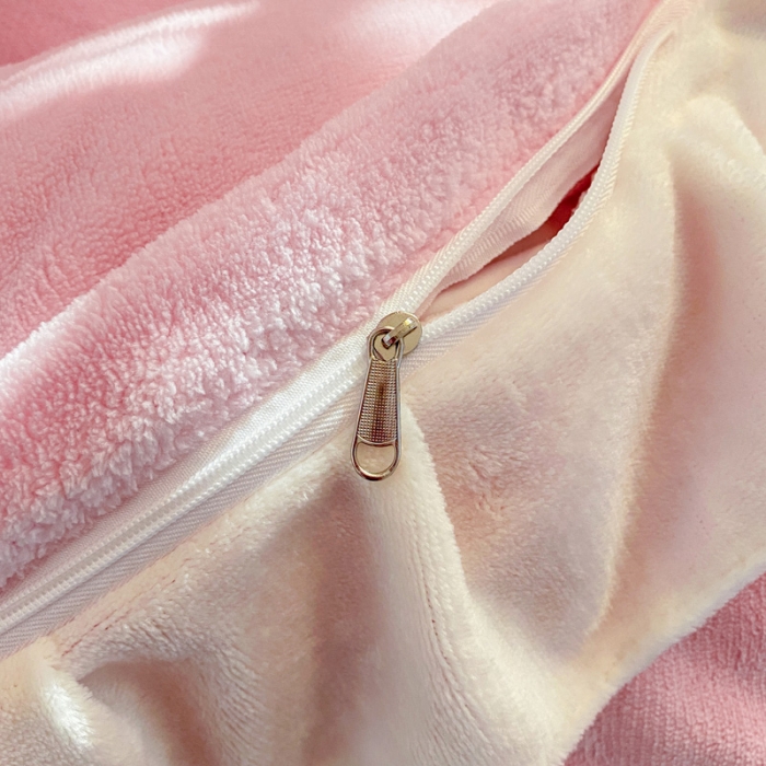 91家纺网 家纺一手货源 找家纺 金爱家2021新款230克毛巾绣牛奶绒花边四件套 小花花-仙女粉