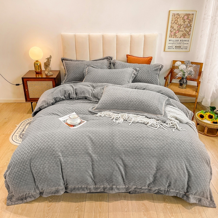 91家纺网 家纺一手货源 找家纺 金爱家2021新款荷叶边立体雕花绒暖绒四件套 灰