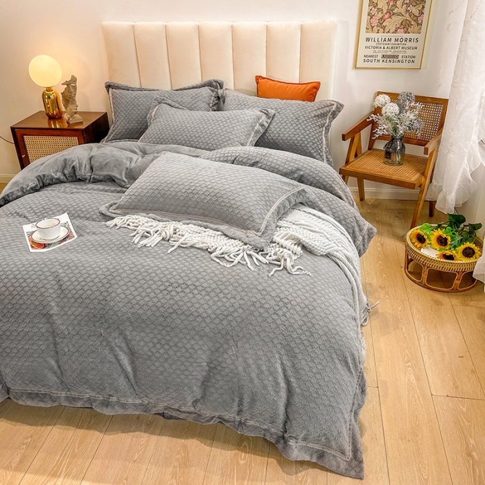 91家纺网 家纺一手货源 找家纺 金爱家2021新款荷叶边立体雕花绒暖绒四件套 灰