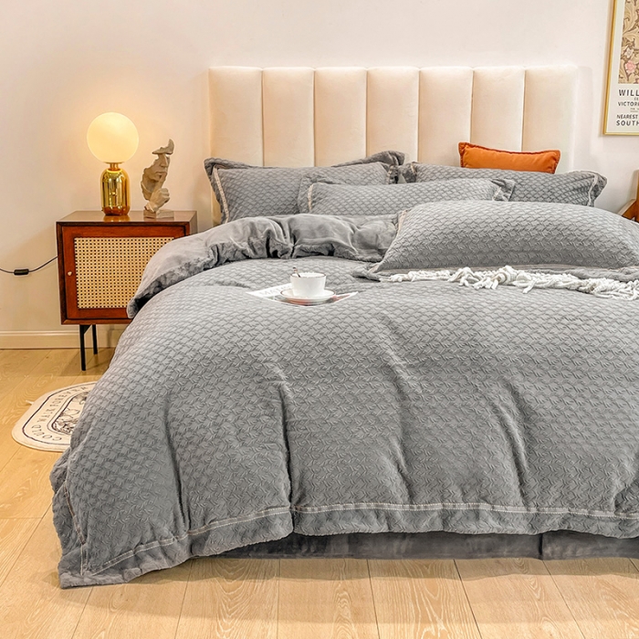 91家纺网 家纺一手货源 找家纺 金爱家2021新款荷叶边立体雕花绒暖绒四件套 灰