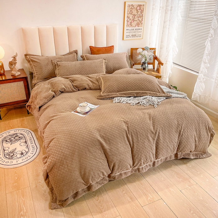 91家纺网 家纺一手货源 找家纺 金爱家2021新款荷叶边立体雕花绒暖绒四件套 咖色