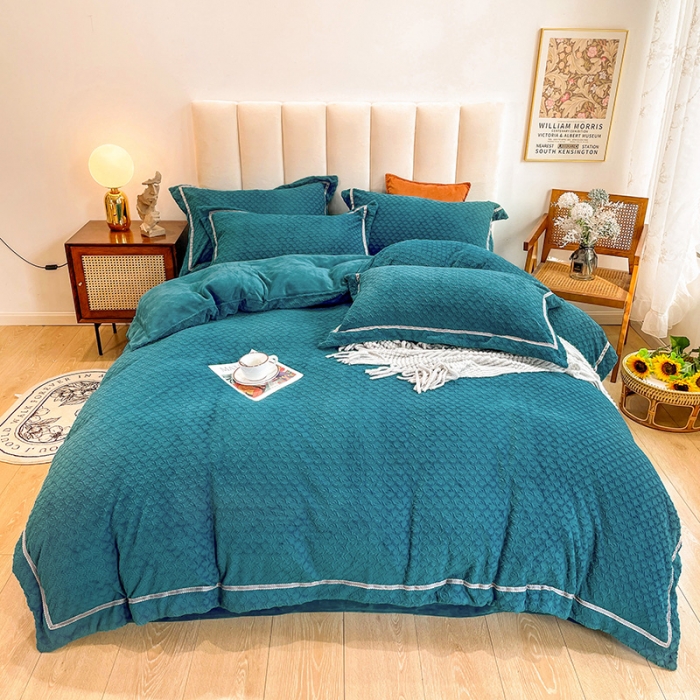 91家纺网 家纺一手货源 找家纺 金爱家2021新款荷叶边立体雕花绒暖绒四件套 蓝色