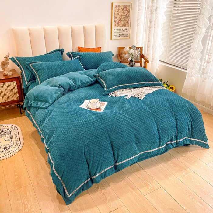 91家纺网 家纺一手货源 找家纺 金爱家2021新款荷叶边立体雕花绒暖绒四件套 蓝色