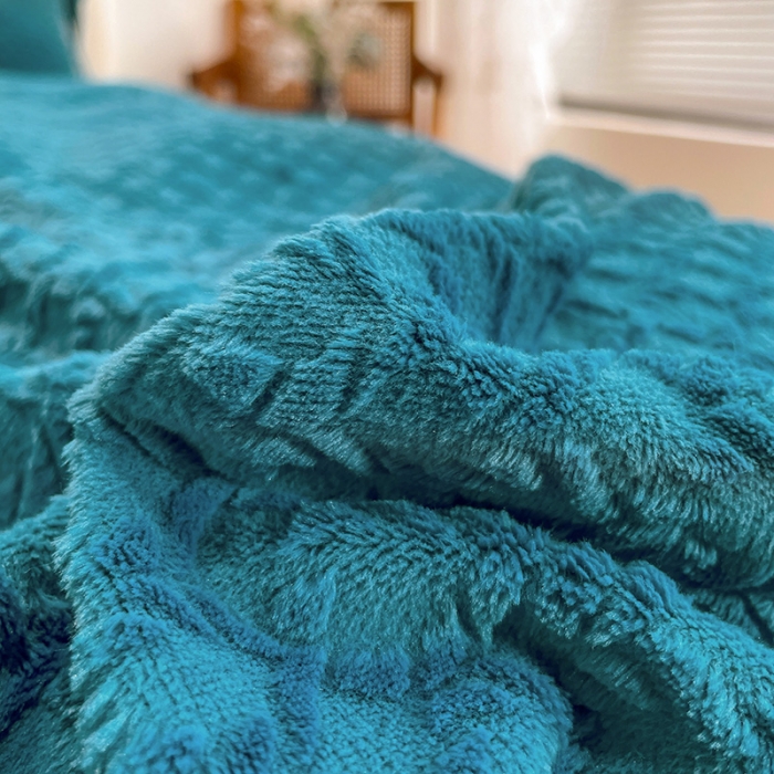 91家纺网 家纺一手货源 找家纺 金爱家2021新款荷叶边立体雕花绒暖绒四件套 蓝色