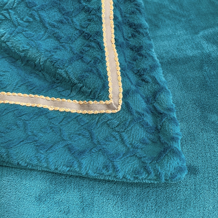 91家纺网 家纺一手货源 找家纺 金爱家2021新款荷叶边立体雕花绒暖绒四件套 蓝色