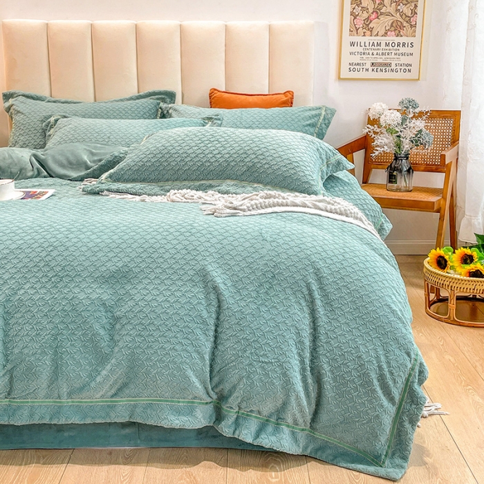 91家纺网 家纺一手货源 找家纺 金爱家2021新款荷叶边立体雕花绒暖绒四件套 绿色