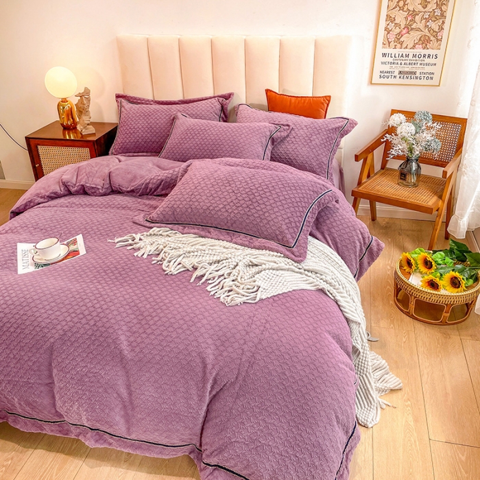 91家纺网 家纺一手货源 找家纺 金爱家2021新款荷叶边立体雕花绒暖绒四件套 深紫