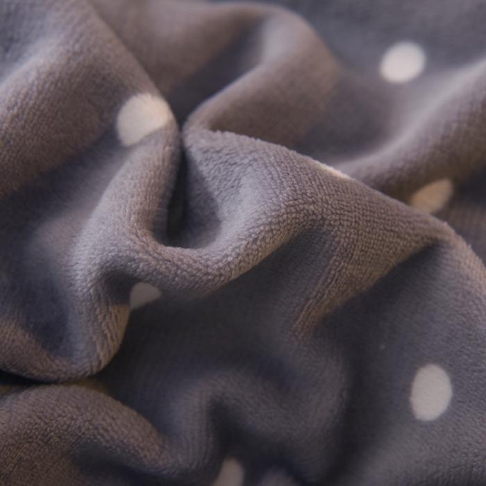 91家纺网 家纺一手货源 找家纺 欧冠家纺 2021新款保暖牛奶绒单被套 灰-波点