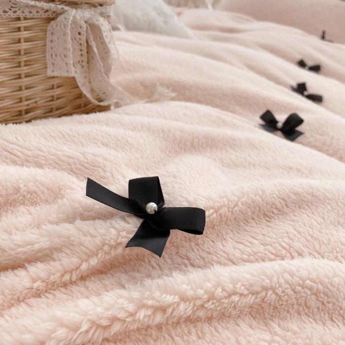 91家纺网 家纺一手货源 找家纺 玛奇朵 2021秋冬新款240克进口泰迪绒四件套-仙朵 粉