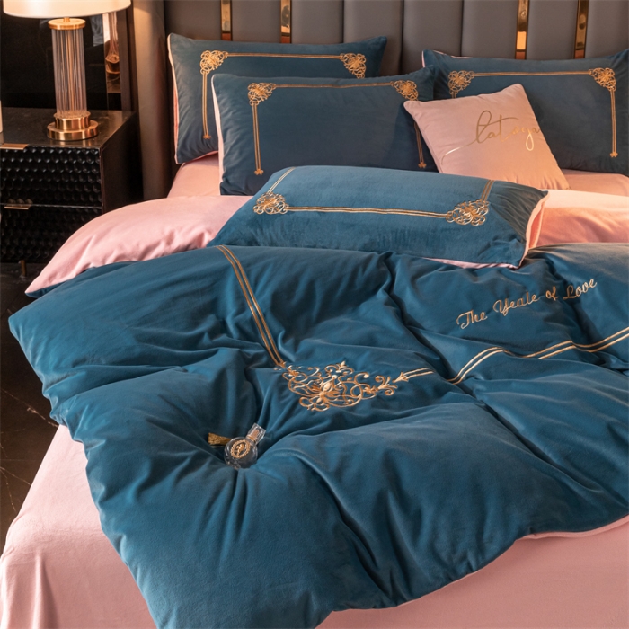 91家纺网 家纺一手货源 找家纺 慕色家纺2021新款欧式婴儿绒刺绣四件套 绒-宾利蓝+奶油粉