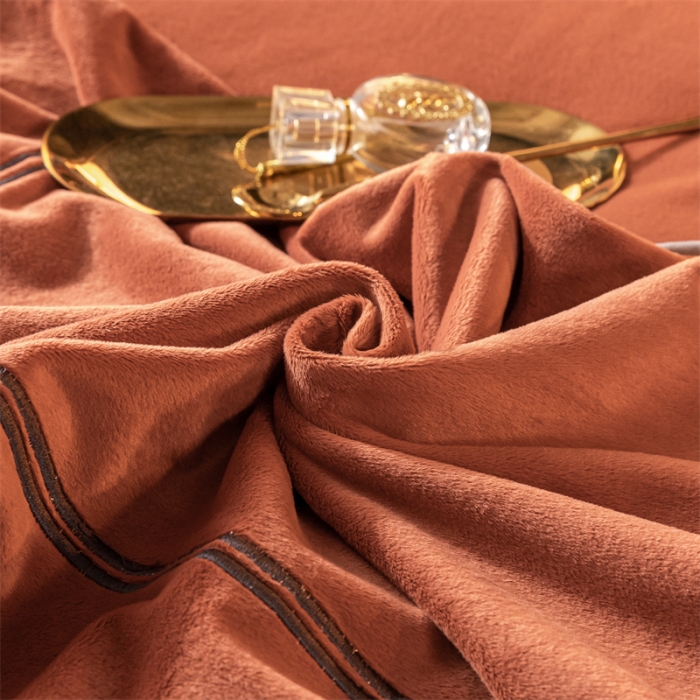 91家纺网 家纺一手货源 找家纺 慕色家纺2021新款欧式婴儿绒刺绣四件套 绒-时尚桔+深灰