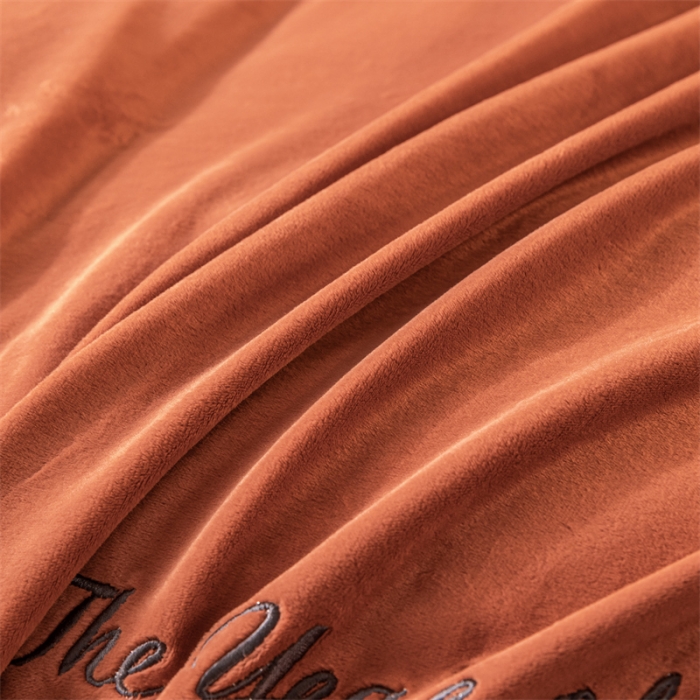 91家纺网 家纺一手货源 找家纺 慕色家纺2021新款欧式婴儿绒刺绣四件套 绒-时尚桔+深灰