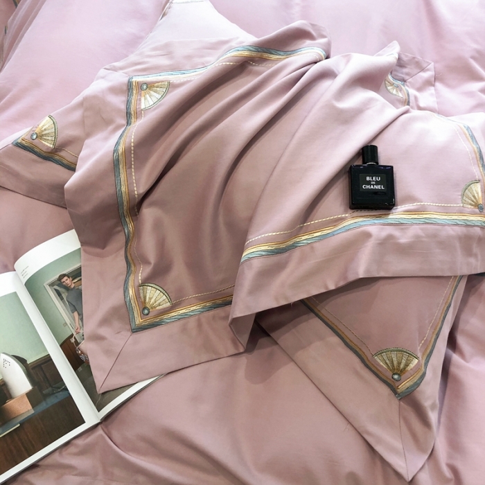 91家纺网 家纺一手货源 找家纺 2021新款进口超柔澳棉磨毛刺绣工艺款四件套恋-豆沙