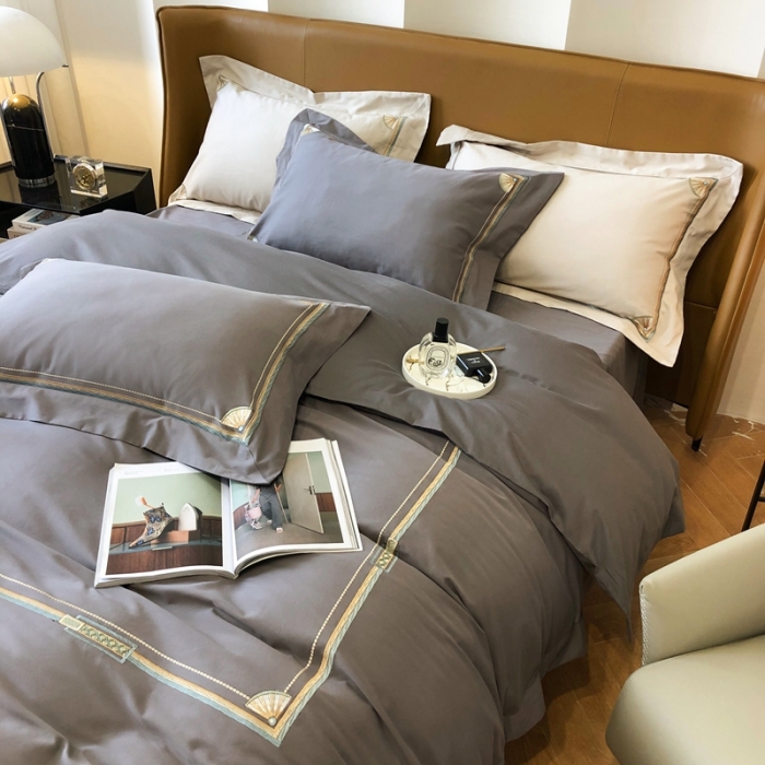 91家纺网 家纺一手货源 找家纺 2021新款进口超柔澳棉磨毛刺绣工艺款四件套恋-深灰